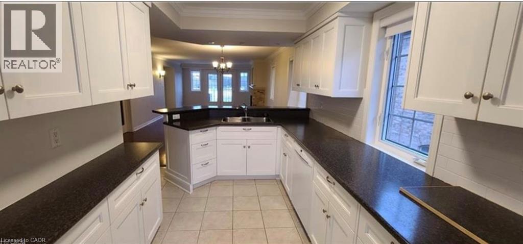 520 Silken Lauamnn Drive, Newmarket, Ontario  L3X 2S7 - Photo 17 - 40793753