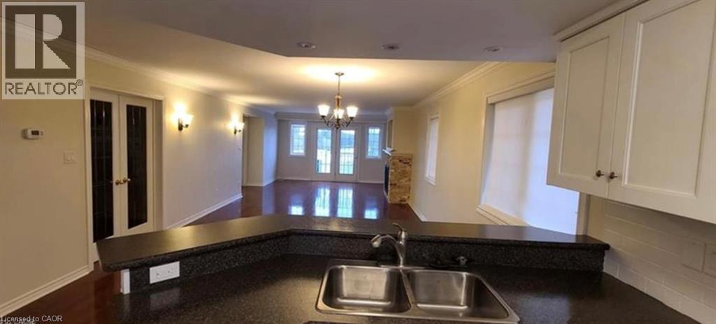 520 Silken Lauamnn Drive, Newmarket, Ontario  L3X 2S7 - Photo 18 - 40793753