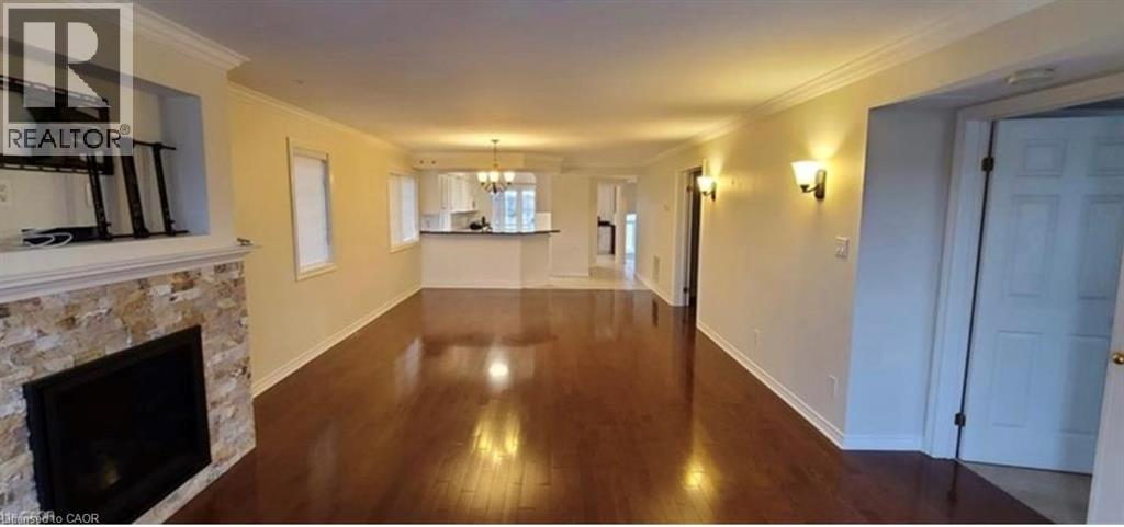 520 Silken Lauamnn Drive, Newmarket, Ontario  L3X 2S7 - Photo 3 - 40793753