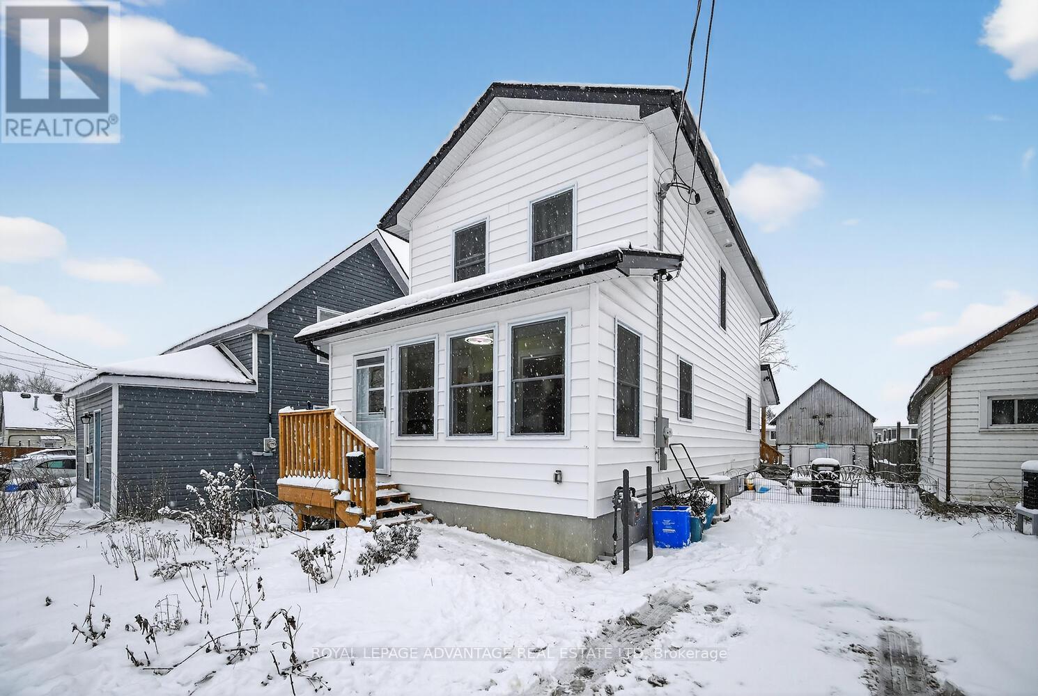 31 Thomas Street, Smiths Falls, Ontario  K7A 3E3 - Photo 3 - X12630606