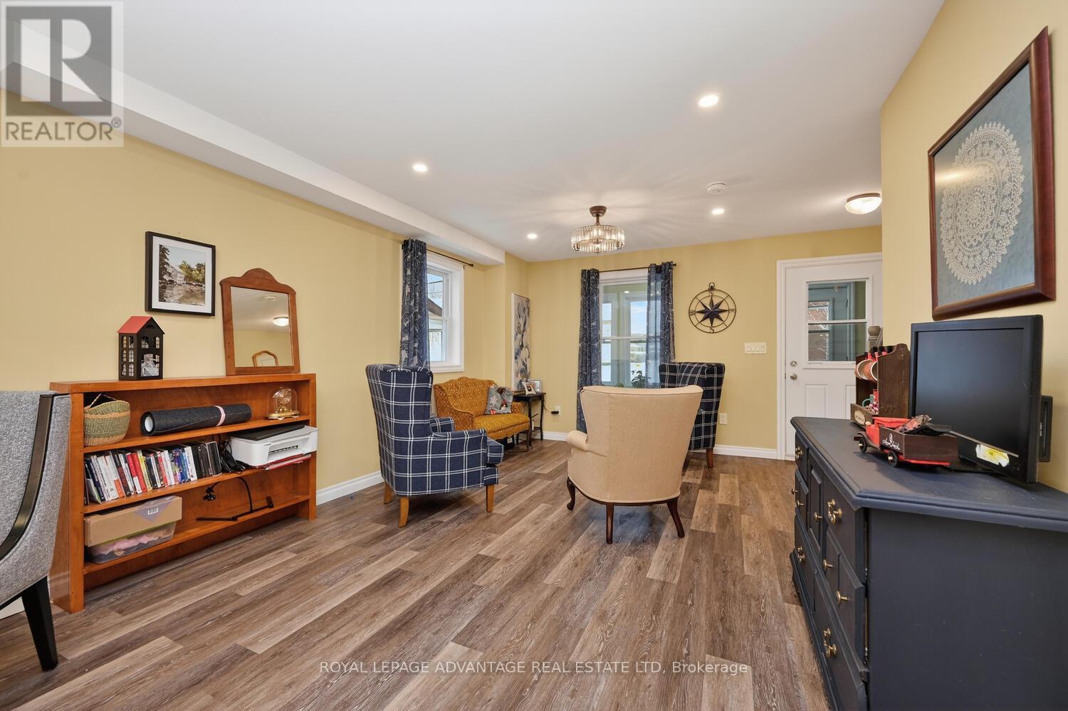 31 Thomas Street, Smiths Falls, Ontario  K7A 3E3 - Photo 9 - X12630606