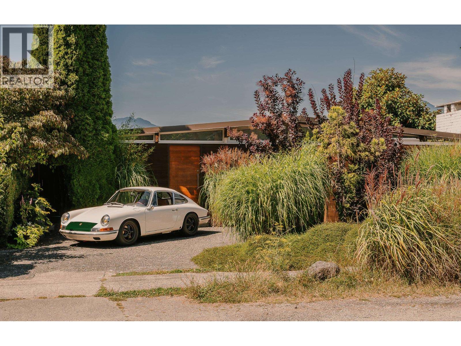 2391 Wall Street, Vancouver, British Columbia  V6L 1B8 - Photo 3 - R3050043