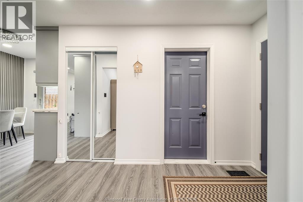 3812 Devonwood Avenue, Windsor, Ontario N8W 5R6 - Photo 3 - 25031606