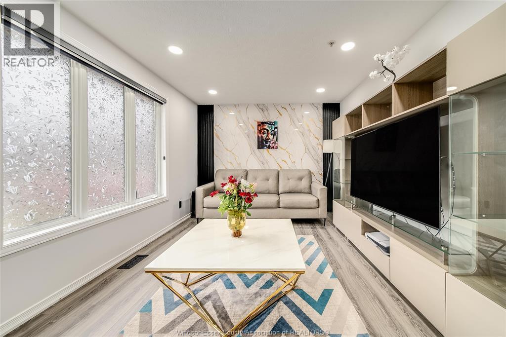 3812 Devonwood Avenue, Windsor, Ontario N8W 5R6 - Photo 4 - 25031606