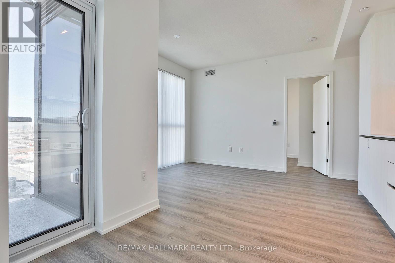 2302 - 8 Interchange Way, Vaughan, Ontario  L4K 0P8 - Photo 12 - N12607686