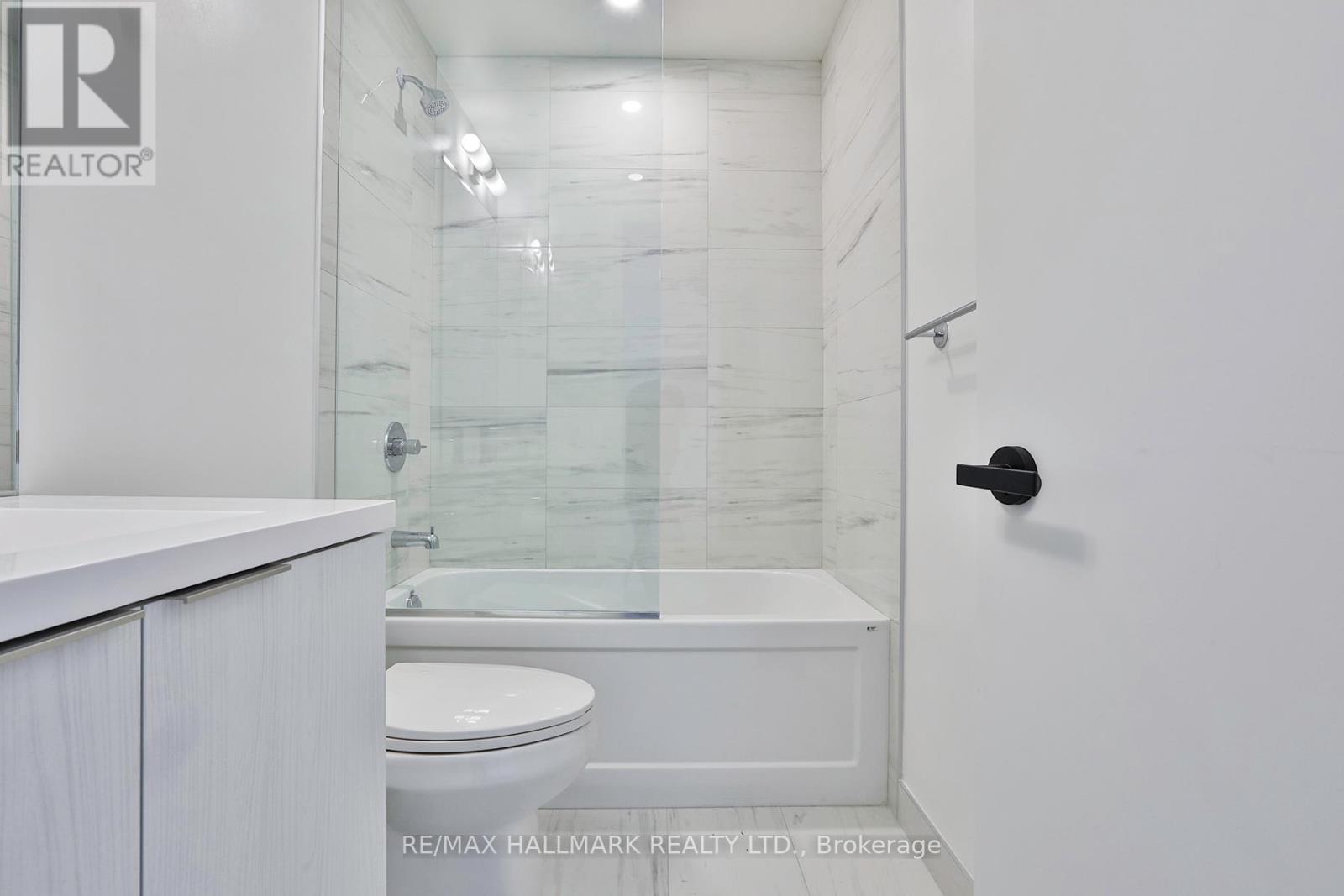 2302 - 8 Interchange Way, Vaughan, Ontario  L4K 0P8 - Photo 18 - N12607686