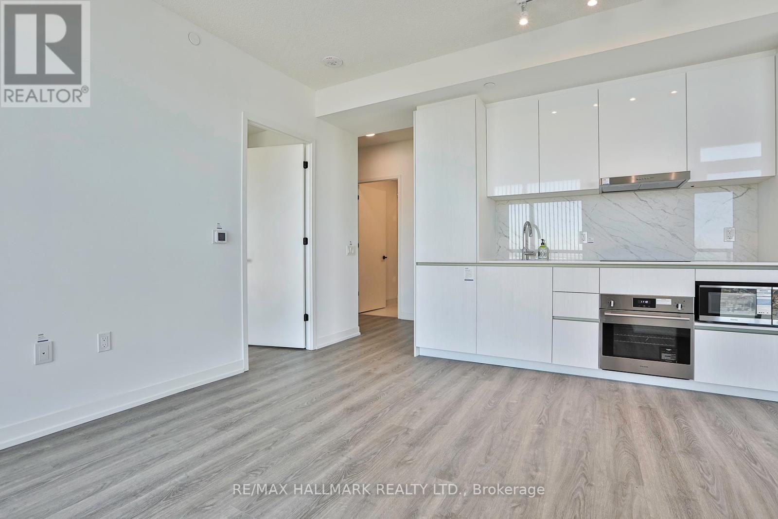 2302 - 8 Interchange Way, Vaughan, Ontario  L4K 0P8 - Photo 9 - N12607686