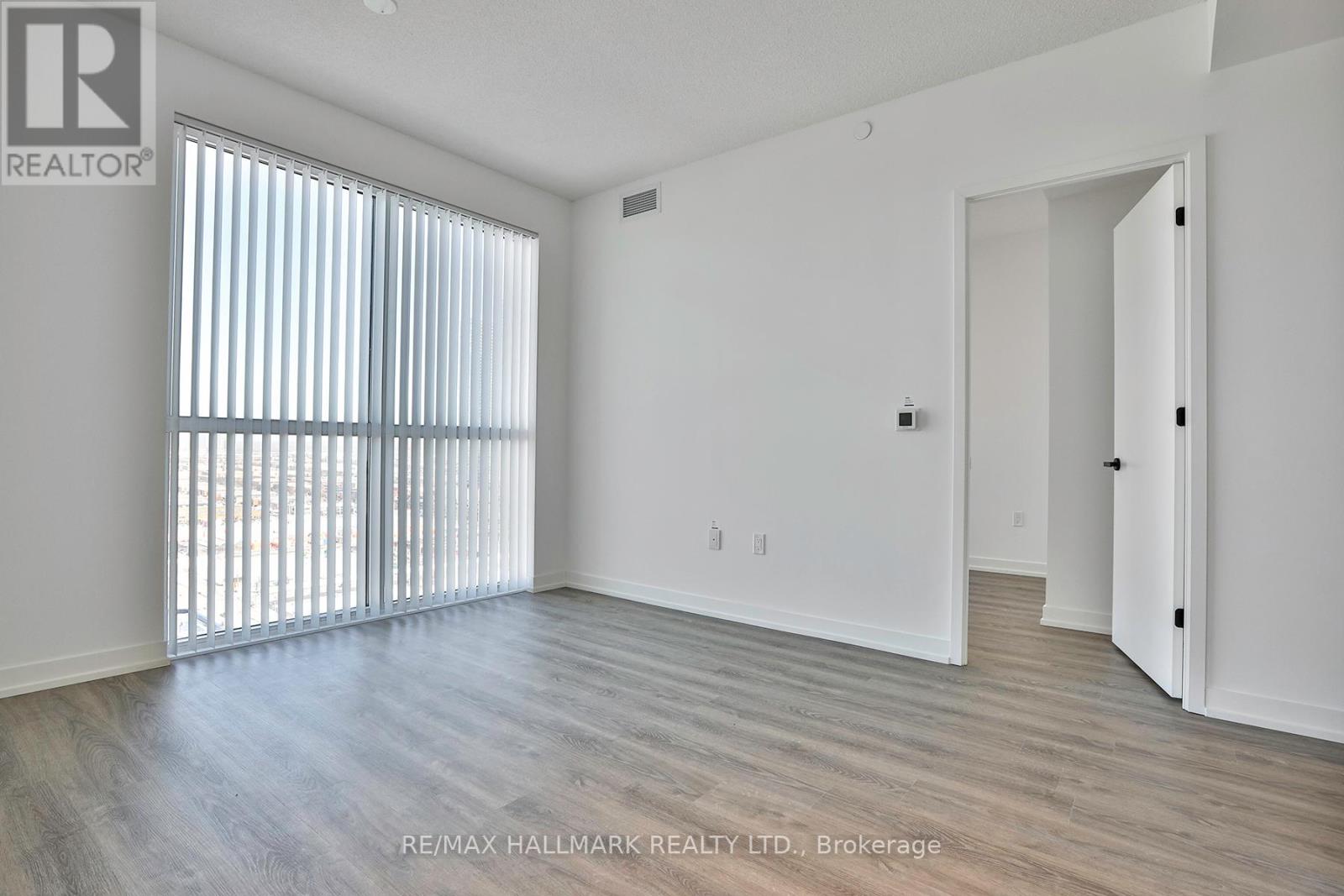 2302 - 8 Interchange Way, Vaughan, Ontario  L4K 0P8 - Photo 13 - N12607686