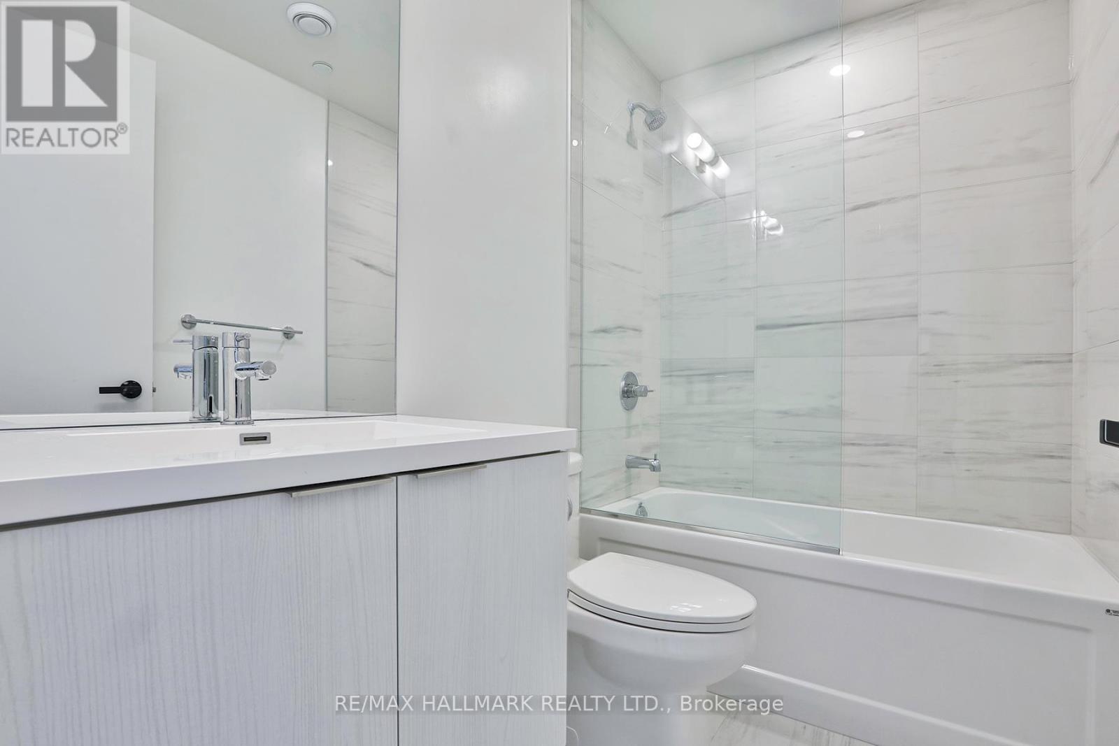 2302 - 8 Interchange Way, Vaughan, Ontario  L4K 0P8 - Photo 17 - N12607686