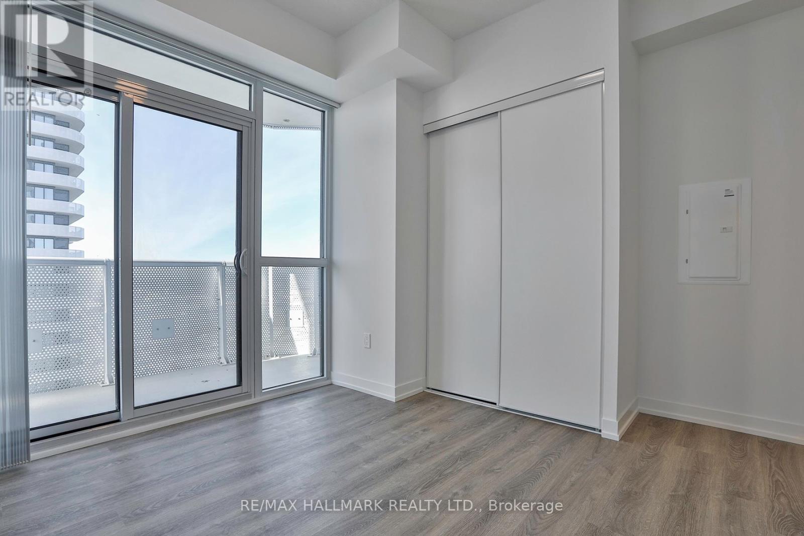 2302 - 8 Interchange Way, Vaughan, Ontario  L4K 0P8 - Photo 15 - N12607686