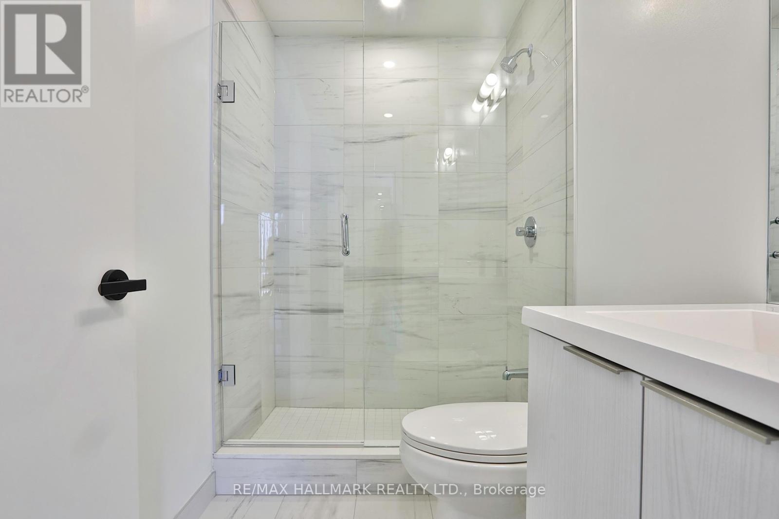 2302 - 8 Interchange Way, Vaughan, Ontario  L4K 0P8 - Photo 6 - N12607686