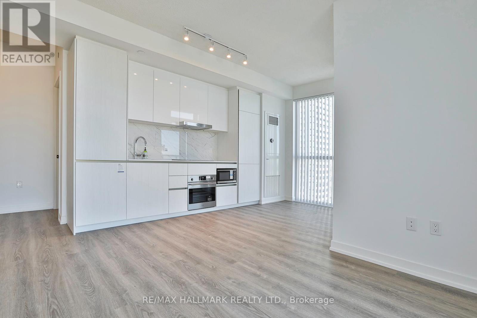 2302 - 8 Interchange Way, Vaughan, Ontario  L4K 0P8 - Photo 8 - N12607686