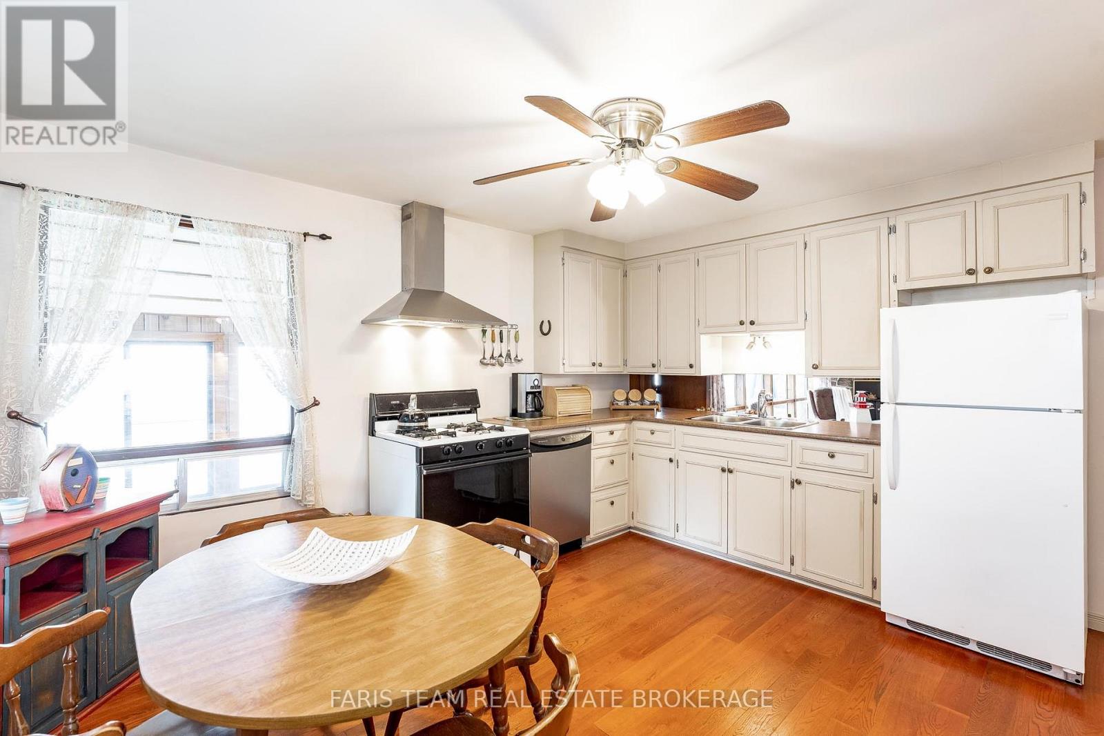 1697 Champlain Road, Tiny, Ontario  L9M 0E3 - Photo 5 - S12630570