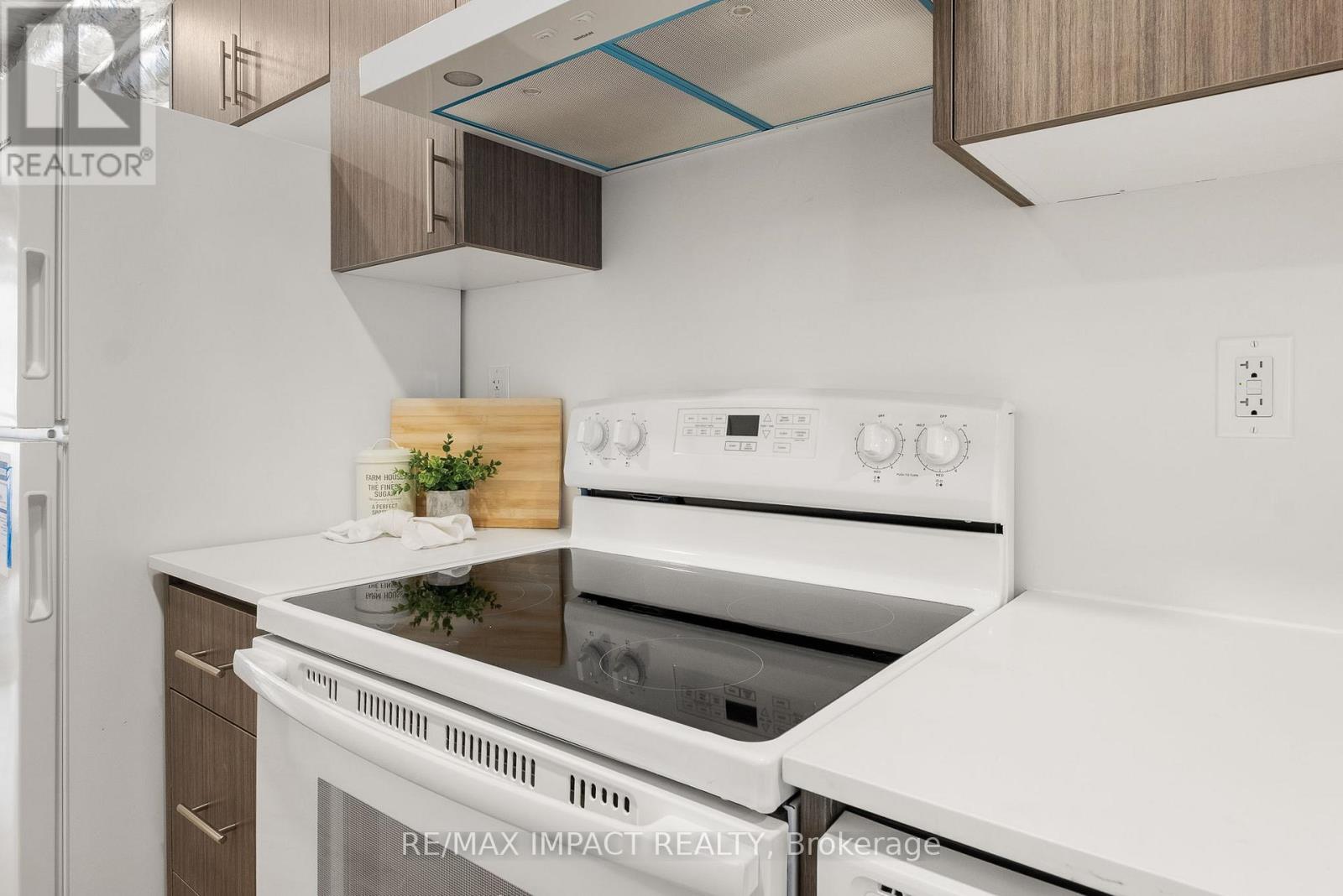 108, 208, 308 - 185 Division Street, Cobourg, Ontario K9A 4M4 - Photo 12 - X12630740