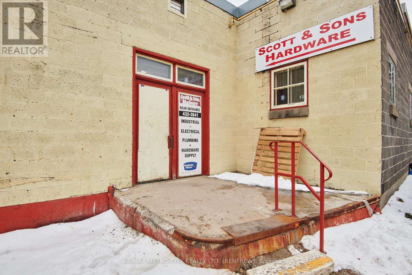 150 Raglan Street S, Renfrew, Ontario  K7V 1R1 - Photo 35 - X12270743