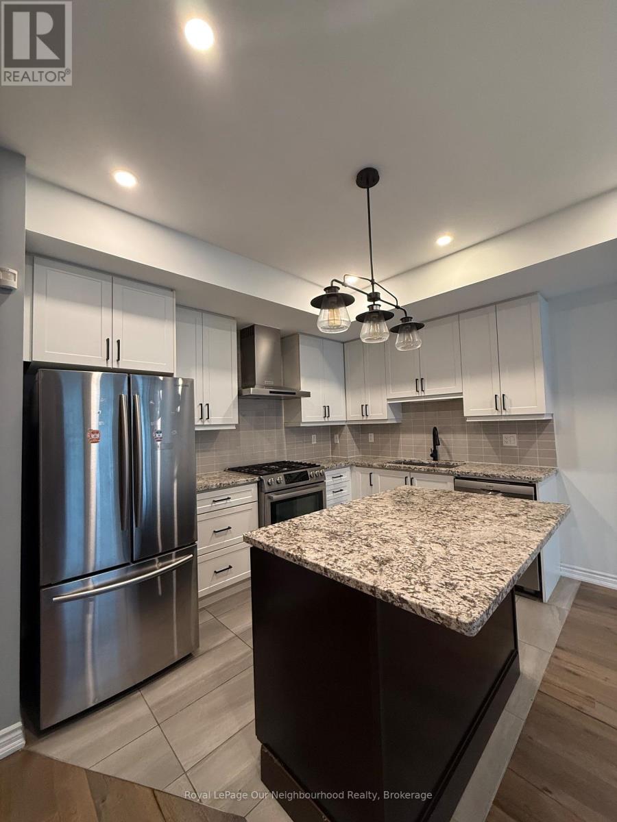 257 - 27 APPLEWOOD LANE, Toronto, Ontario