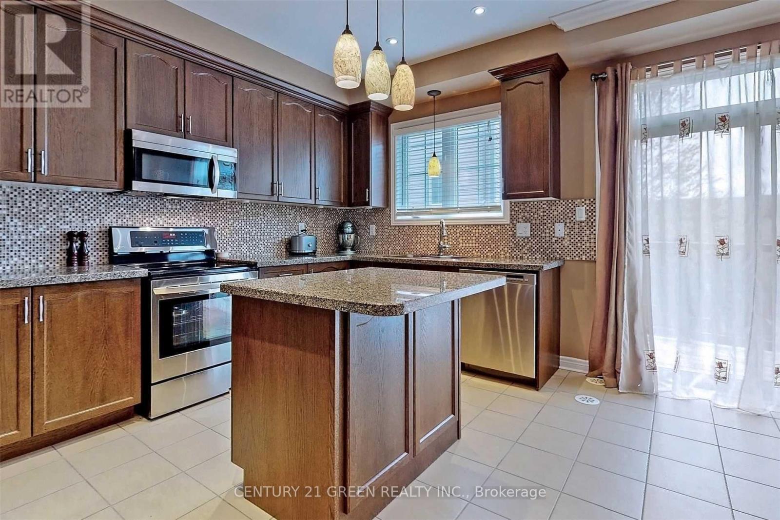 21 Cedar Lake Crescent, Brampton, Ontario  L6Y 0P9 - Photo 6 - W12630596