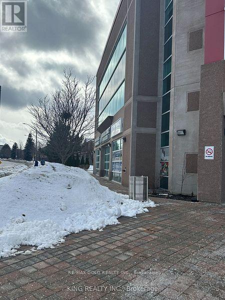 212-50 Sunny Meadow Blvd Boulevard N, Brampton, Ontario  L6R 0Y7 - Photo 2 - W12630602