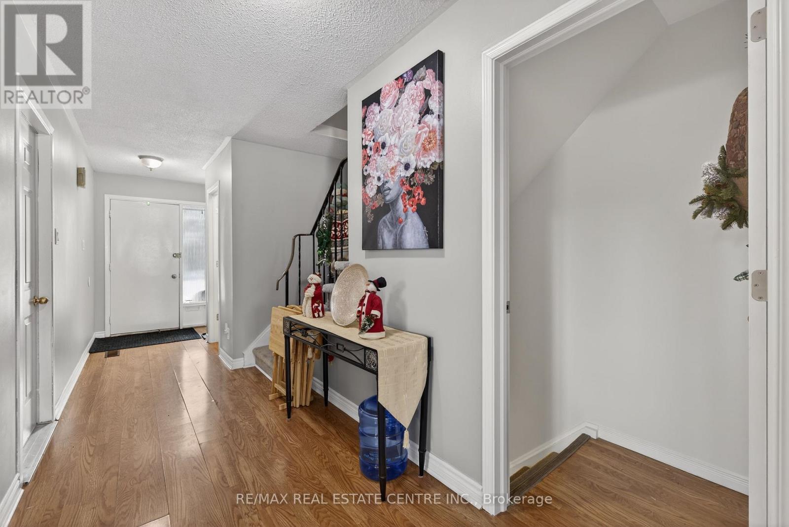 45 Fourth Avenue, Orangeville, Ontario  L9W 3S7 - Photo 3 - W12630604