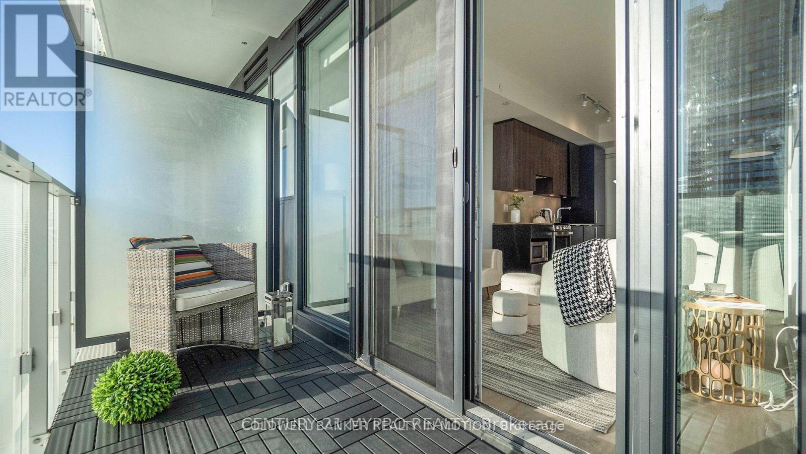 5506 - 3900 Confederation Parkway, Mississauga, Ontario  L5B 0M3 - Photo 18 - W12630608