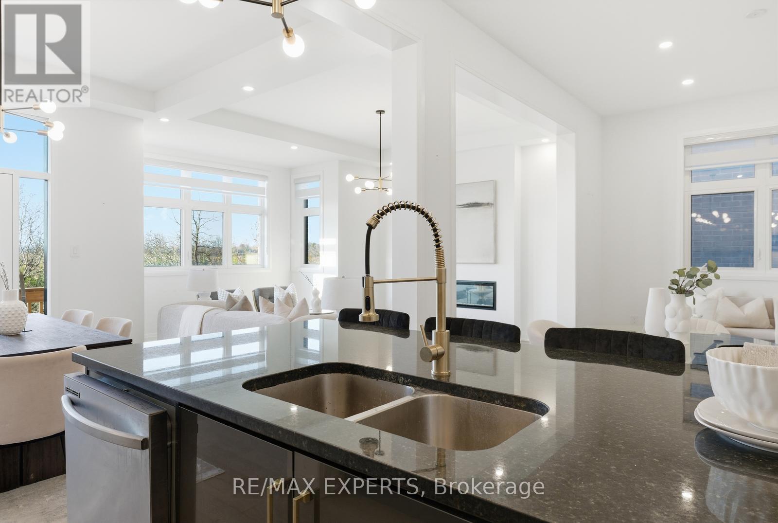 3299 Harasym Trail, Oakville, Ontario  L6H 3S1 - Photo 15 - W12630618