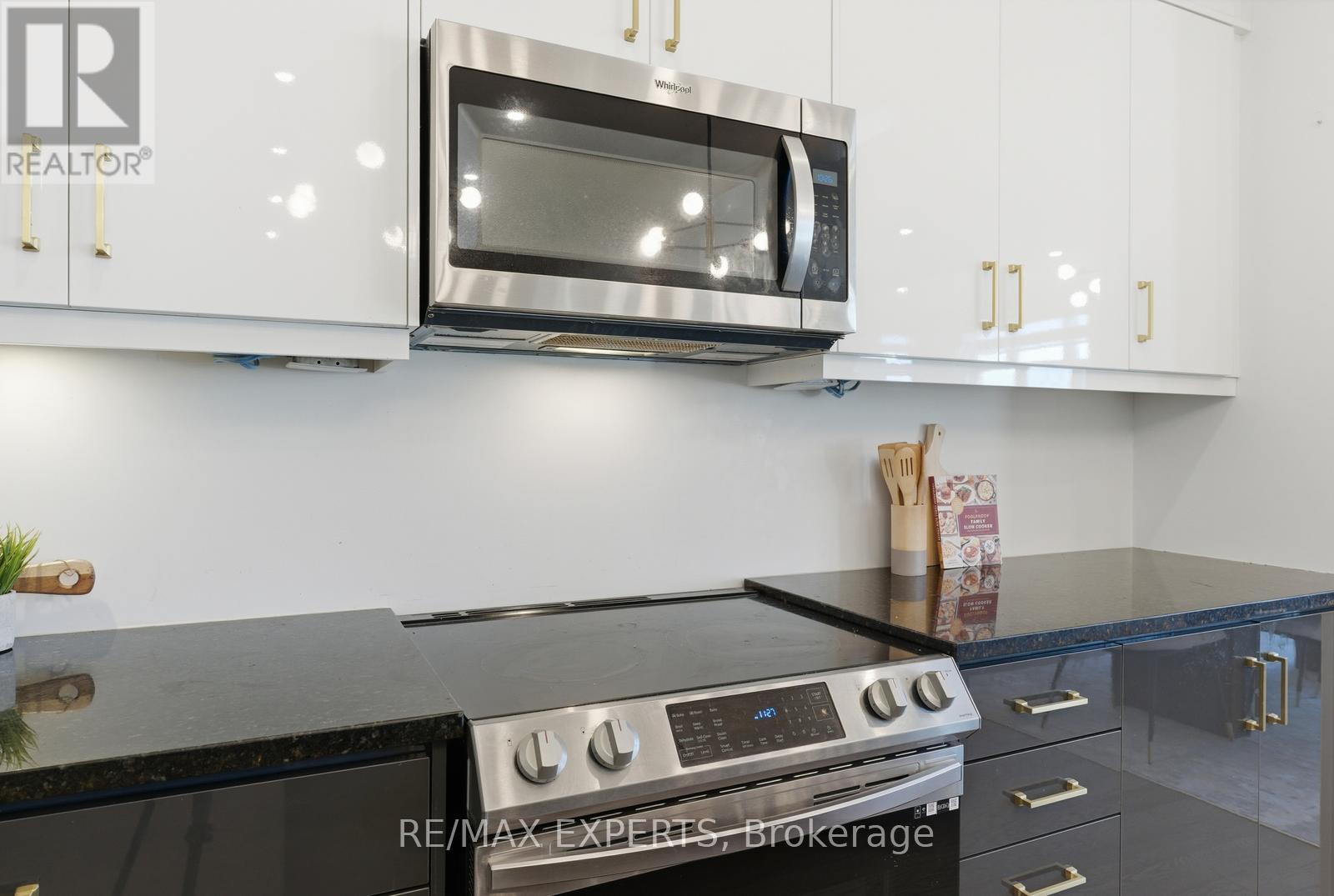 3299 Harasym Trail, Oakville, Ontario  L6H 3S1 - Photo 16 - W12630618