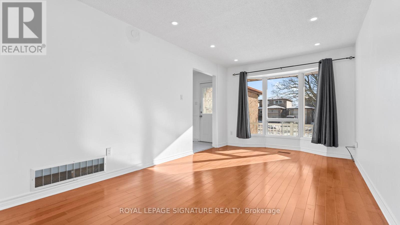 18 Charlton Crescent, Ajax, Ontario L1S 4B8 - Photo 12 - E12616610