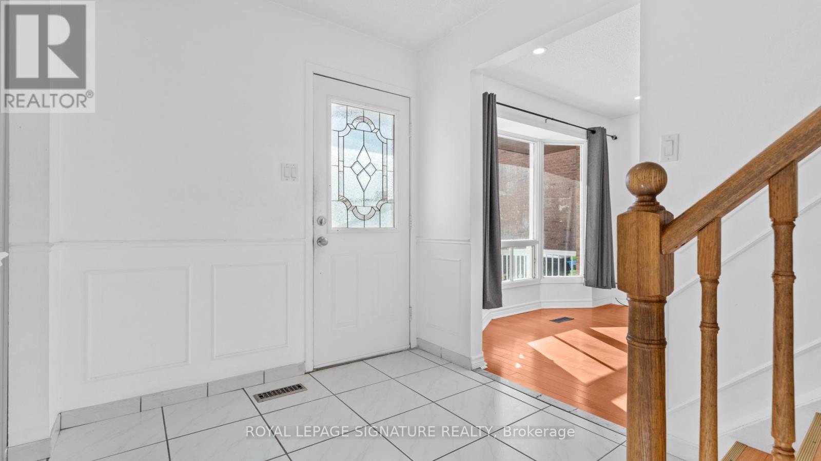 18 Charlton Crescent, Ajax, Ontario L1S 4B8 - Photo 3 - E12616610