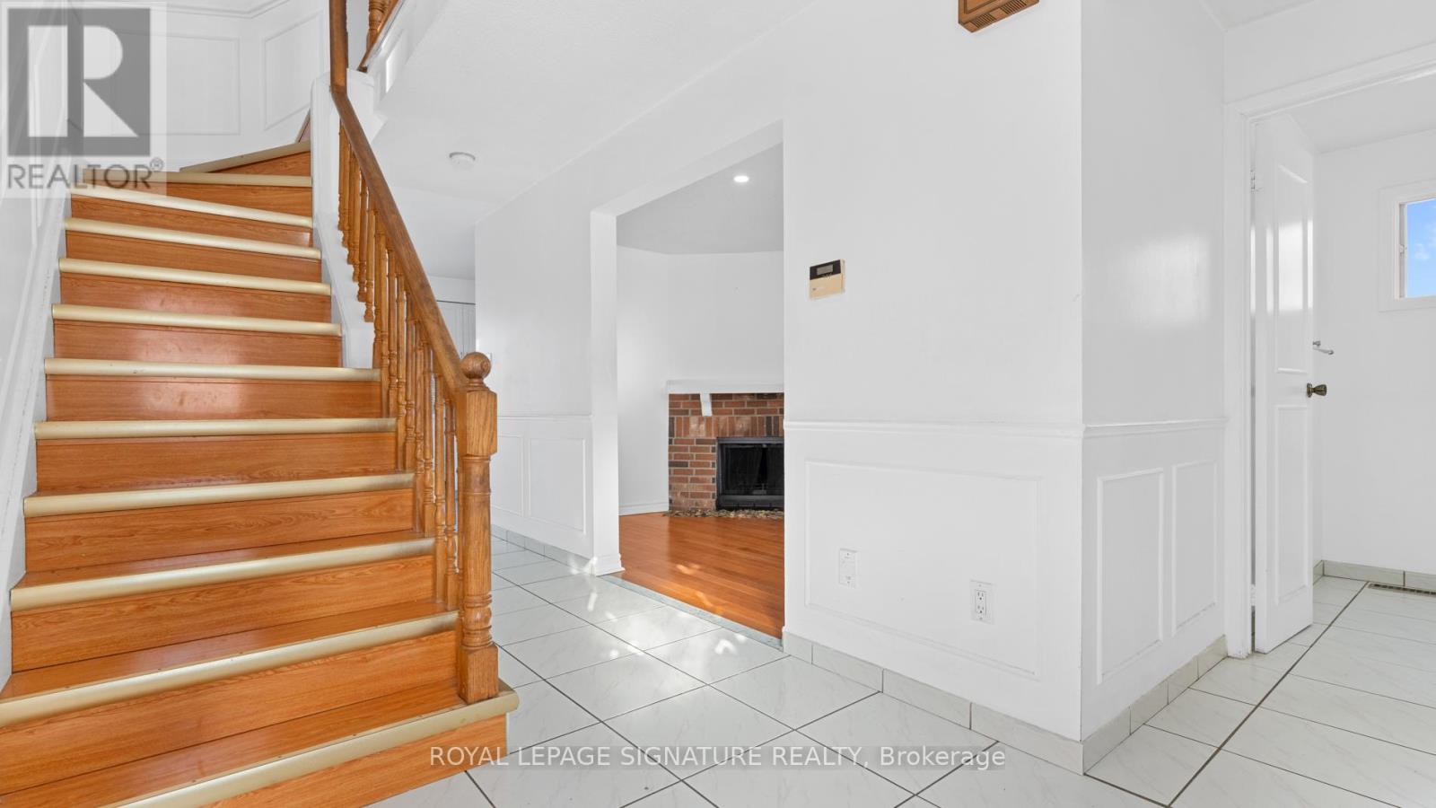 18 Charlton Crescent, Ajax, Ontario L1S 4B8 - Photo 4 - E12616610