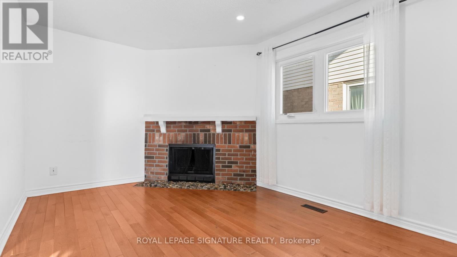 18 Charlton Crescent, Ajax, Ontario L1S 4B8 - Photo 5 - E12616610