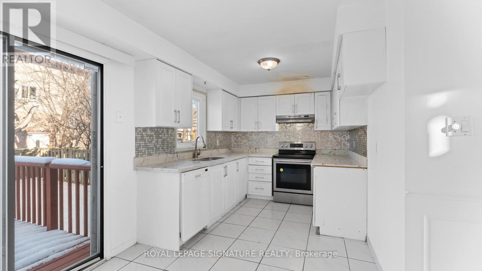 18 Charlton Crescent, Ajax, Ontario L1S 4B8 - Photo 7 - E12616610