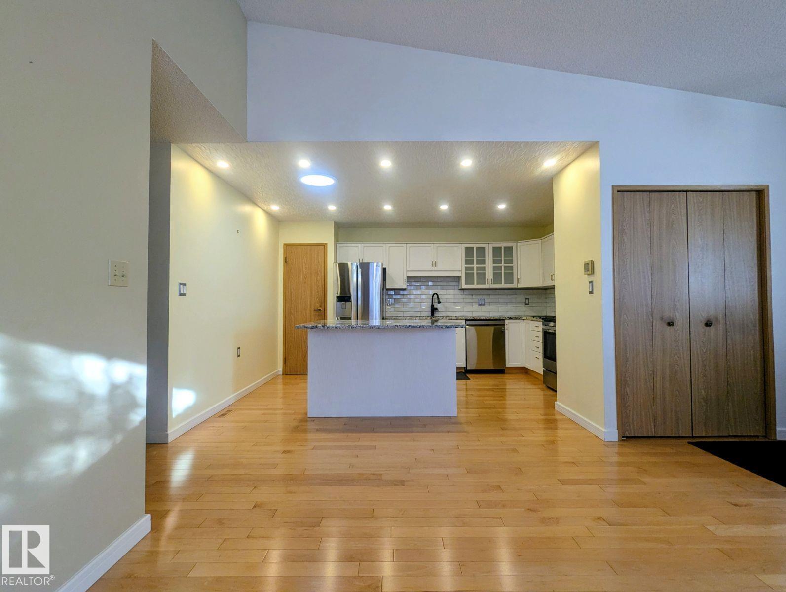 7540 137a Av Nw, Edmonton, Alberta  T5C 3R4 - Photo 3 - E4468042