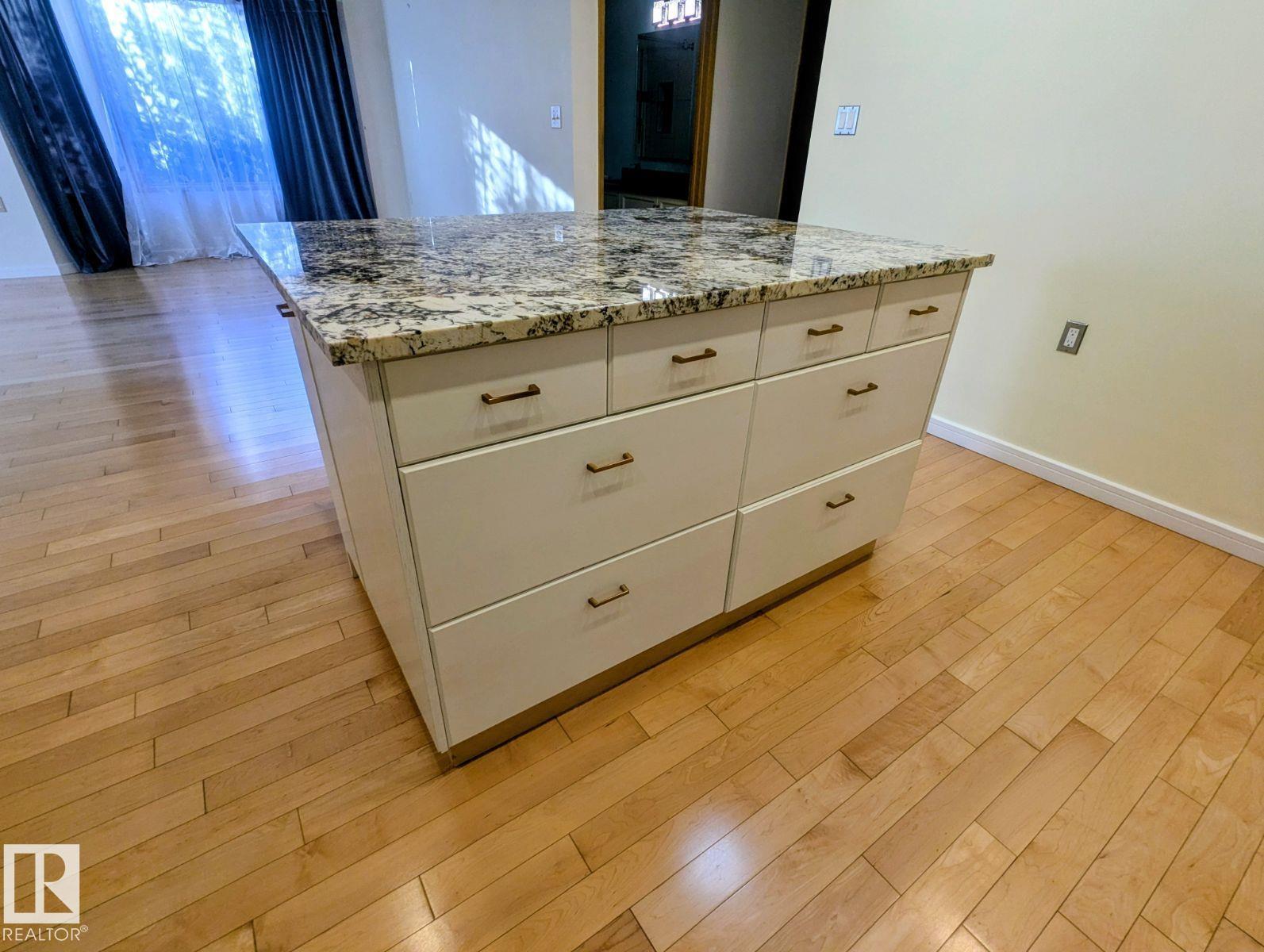 7540 137a Av Nw, Edmonton, Alberta  T5C 3R4 - Photo 8 - E4468042