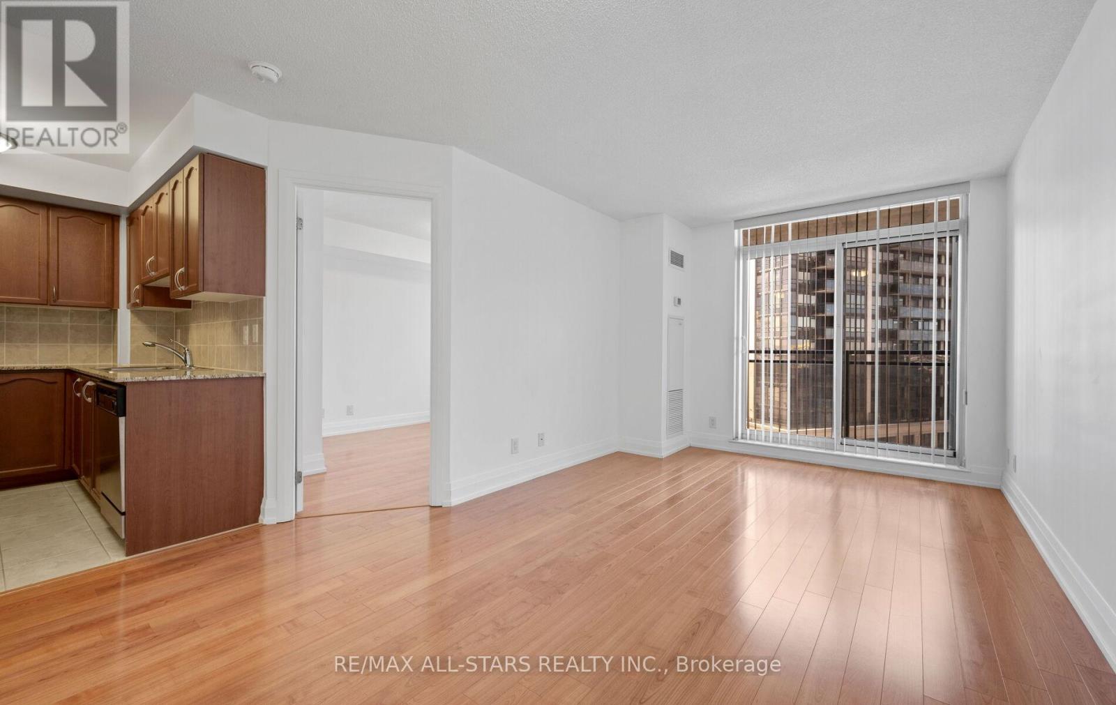 703 - 1060 Sheppard Avenue W, Toronto, Ontario  M3J 0G7 - Photo 15 - W12630244