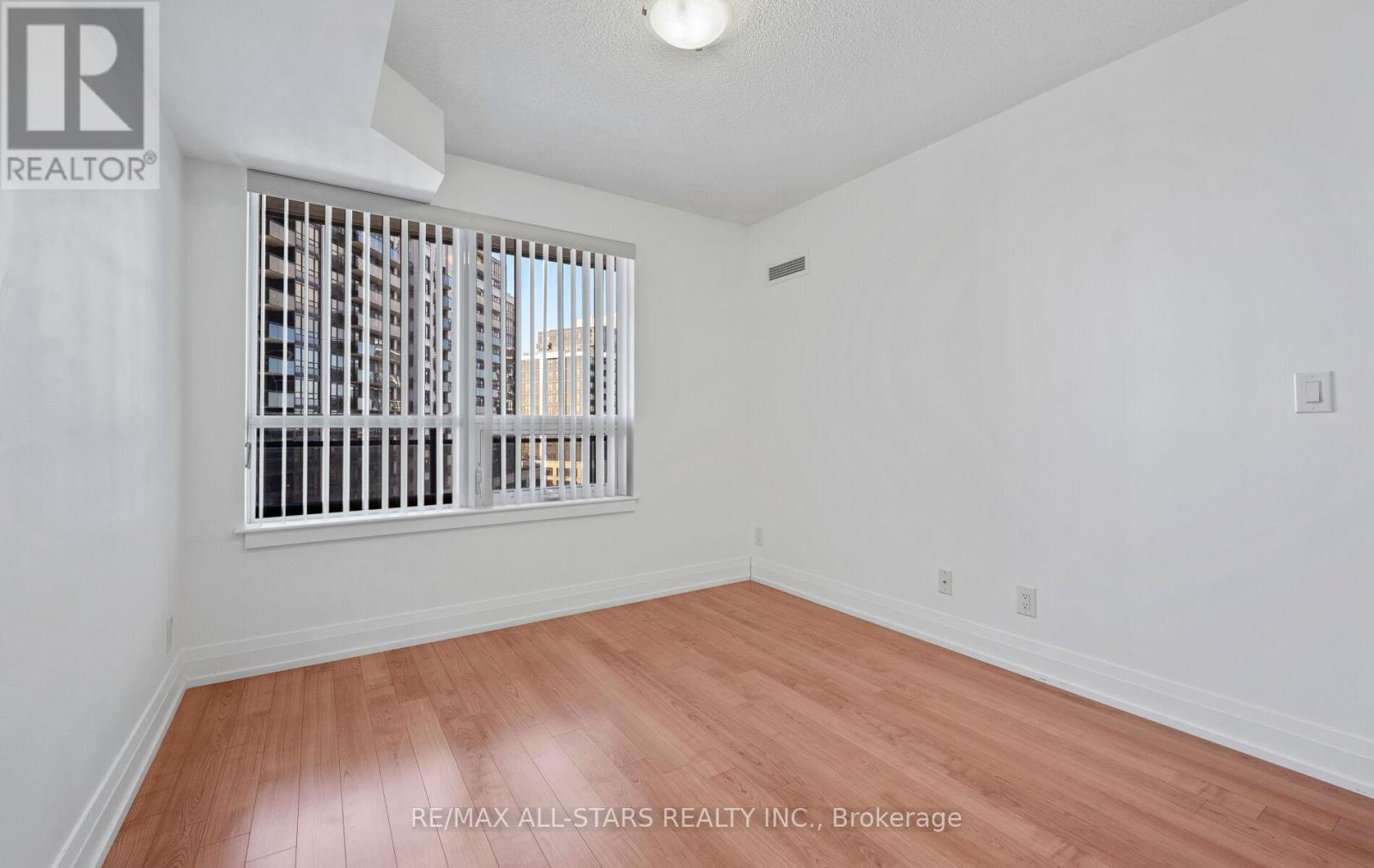 703 - 1060 Sheppard Avenue W, Toronto, Ontario  M3J 0G7 - Photo 23 - W12630244