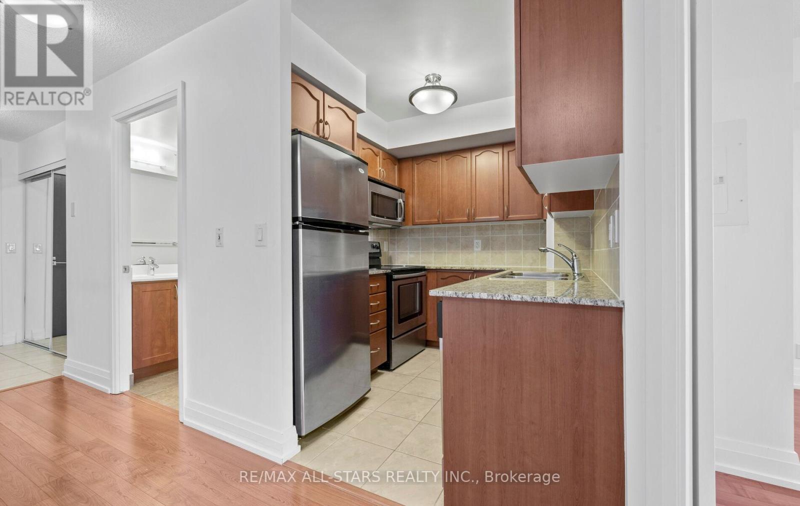 703 - 1060 Sheppard Avenue W, Toronto, Ontario  M3J 0G7 - Photo 19 - W12630244