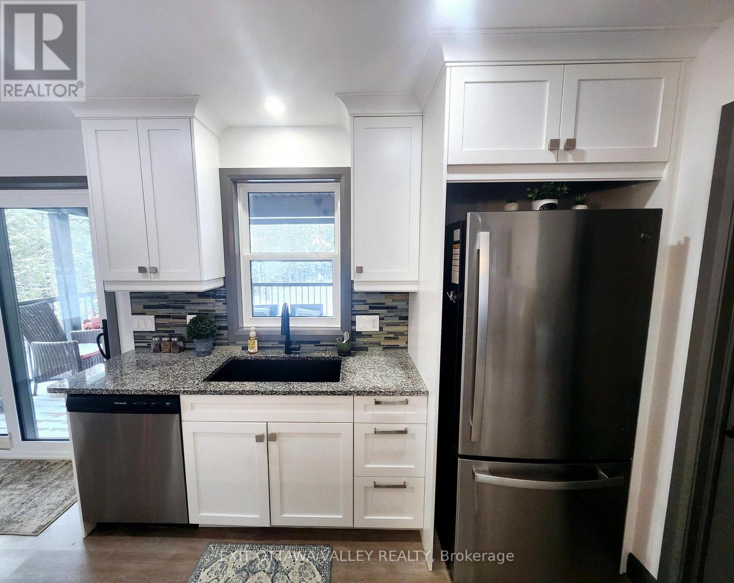 1485 Rapid Road, Whitewater Region, Ontario K0J 2L0 - Photo 16 - X12630684