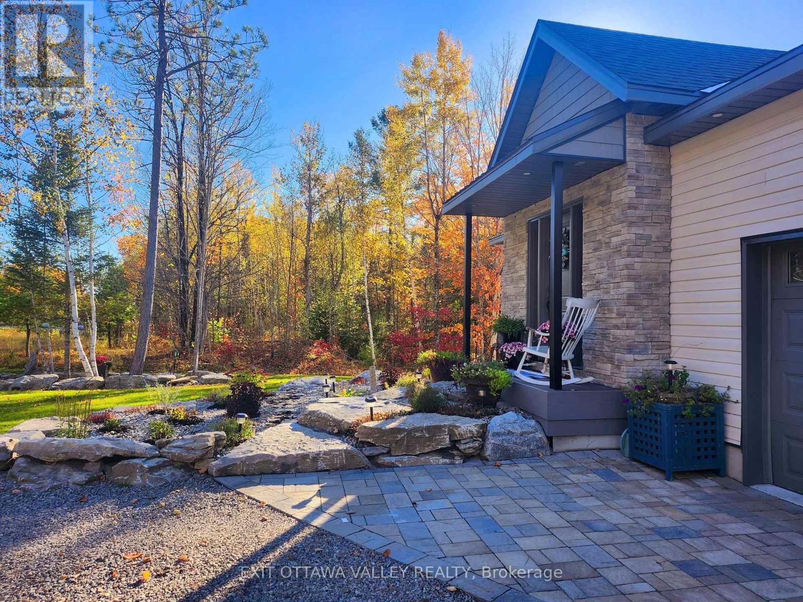 1485 Rapid Road, Whitewater Region, Ontario K0J 2L0 - Photo 3 - X12630684