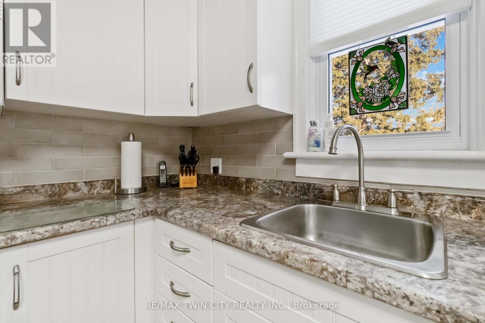 19 Baldwin Avenue, Brantford, Ontario  N3S 1H6 - Photo 11 - X12630572