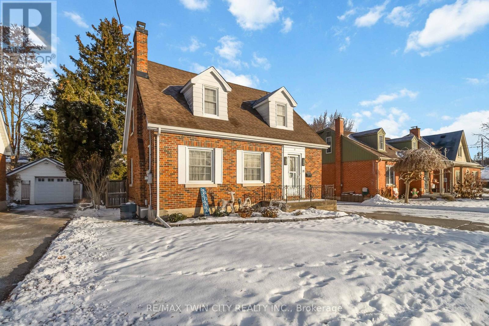 19 Baldwin Avenue, Brantford, Ontario  N3S 1H6 - Photo 3 - X12630572