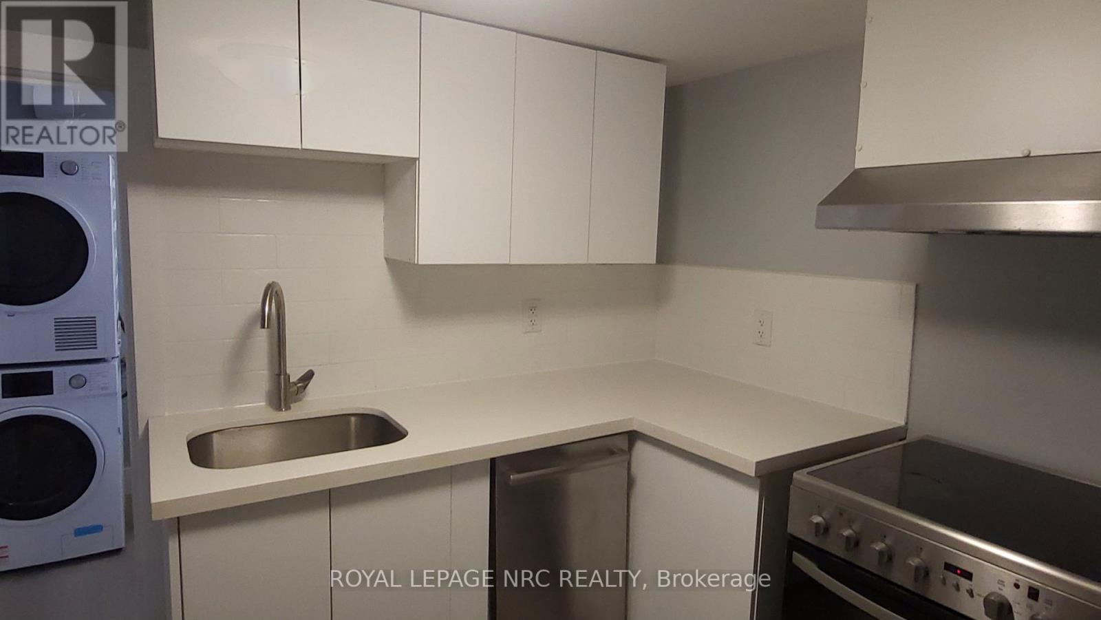 Basement Apartment - 27 Lasalle Street, Welland (Lincoln/crowland), Ontario  L3B 4J5 - Photo 3 - X12630706