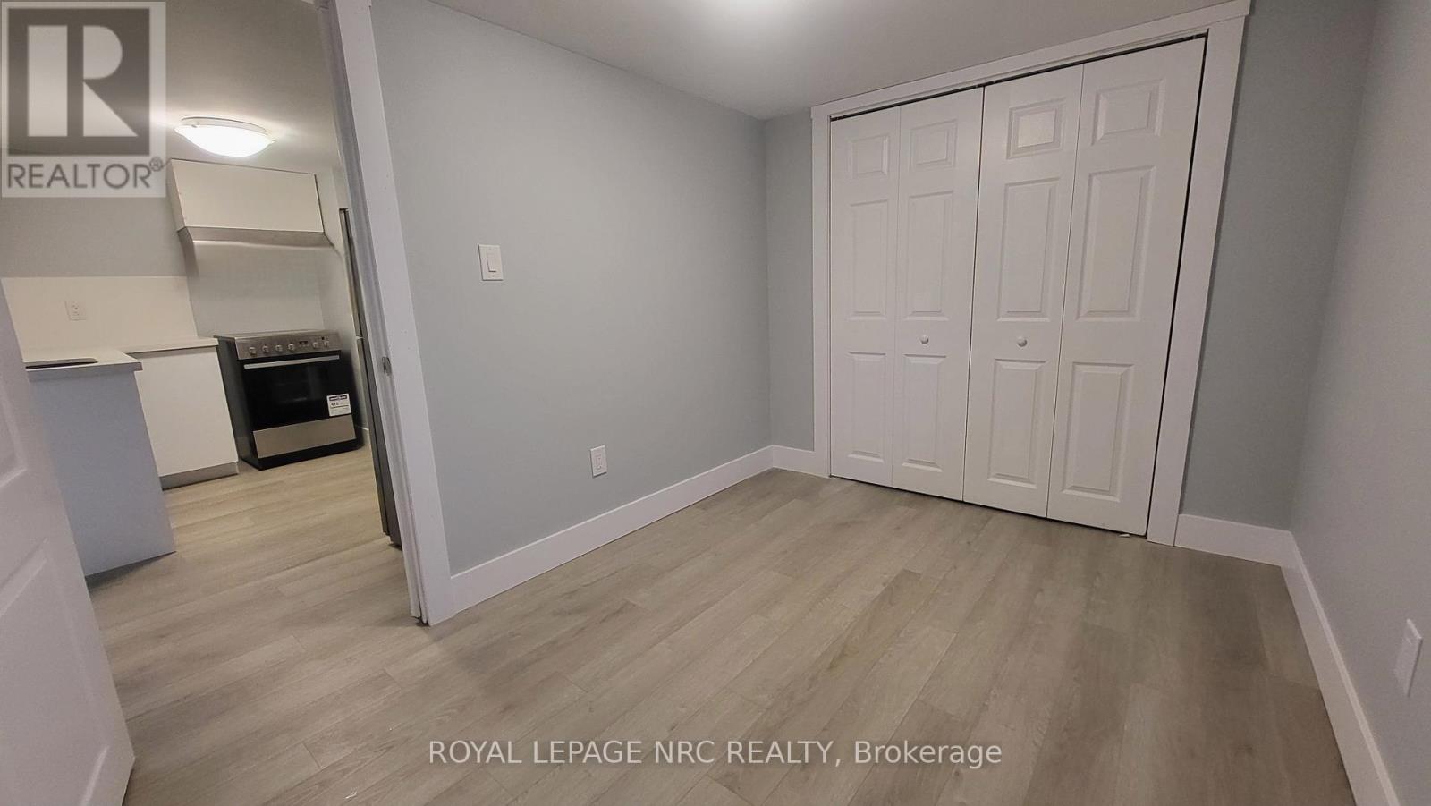 Basement Apartment - 27 Lasalle Street, Welland (Lincoln/crowland), Ontario  L3B 4J5 - Photo 5 - X12630706