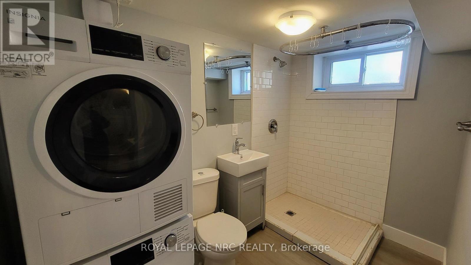 Basement Apartment - 27 Lasalle Street, Welland (Lincoln/crowland), Ontario  L3B 4J5 - Photo 6 - X12630706