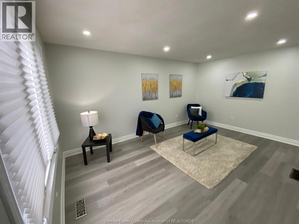 3563 Bloomfield, Windsor, Ontario N9C 1R8 - Photo 11 - 25031639