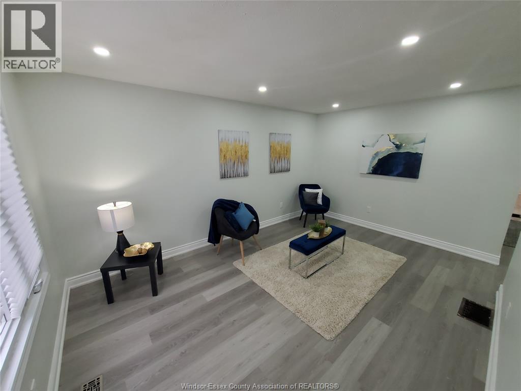 3563 Bloomfield, Windsor, Ontario N9C 1R8 - Photo 5 - 25031639