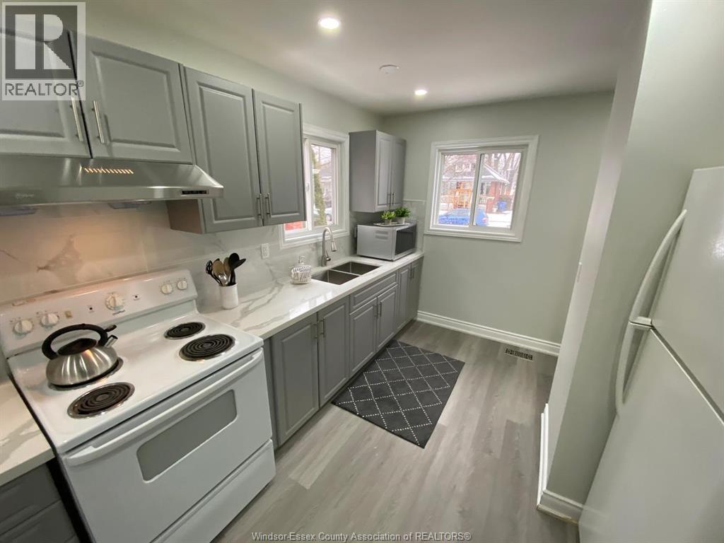 3563 Bloomfield, Windsor, Ontario N9C 1R8 - Photo 16 - 25031639