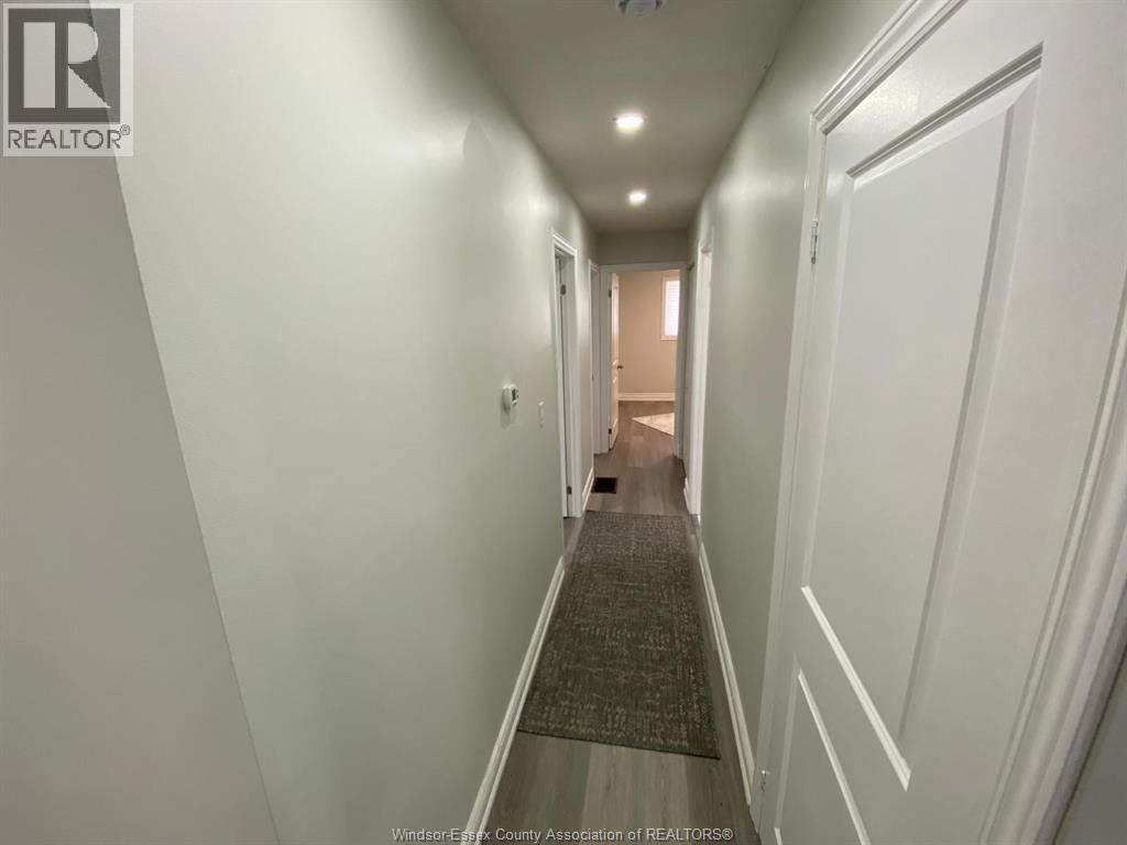 3563 Bloomfield, Windsor, Ontario N9C 1R8 - Photo 19 - 25031639