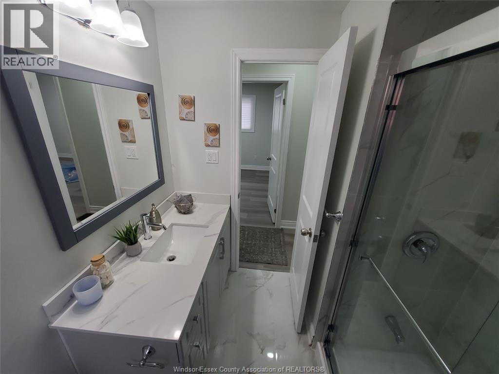 3563 Bloomfield, Windsor, Ontario N9C 1R8 - Photo 22 - 25031639