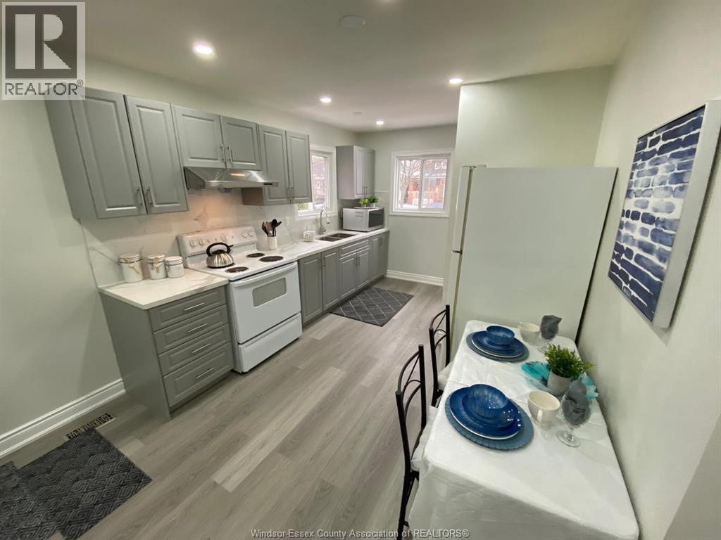 3563 Bloomfield, Windsor, Ontario N9C 1R8 - Photo 14 - 25031639