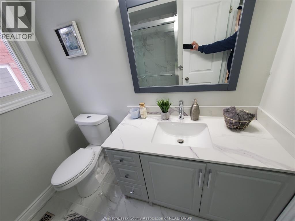 3563 Bloomfield, Windsor, Ontario N9C 1R8 - Photo 23 - 25031639